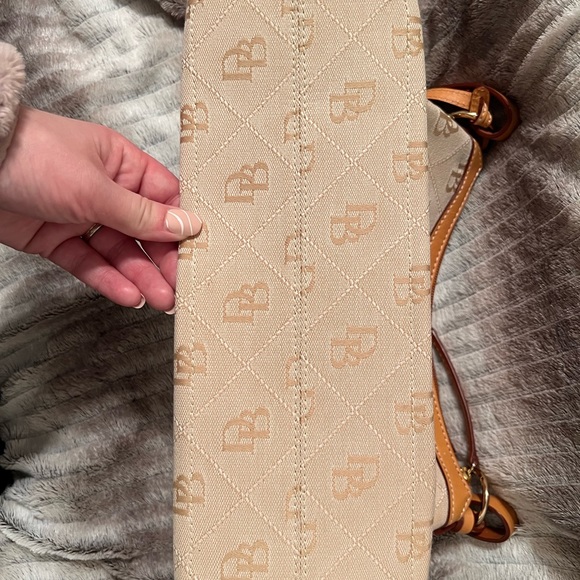 Dooney & Bourke NWT small East/West slouch 1975 signature anniversary bag - Picture 10 of 15